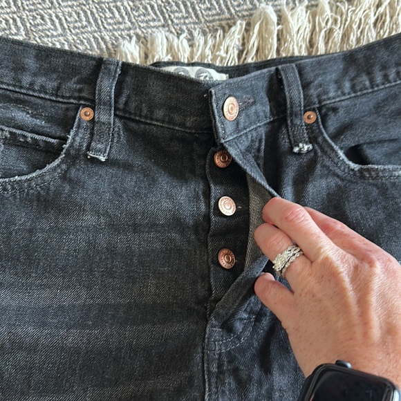 We The Free Black Distressed High Waisted Denim Jean Shorts Size 30 - Picture 5 of 13